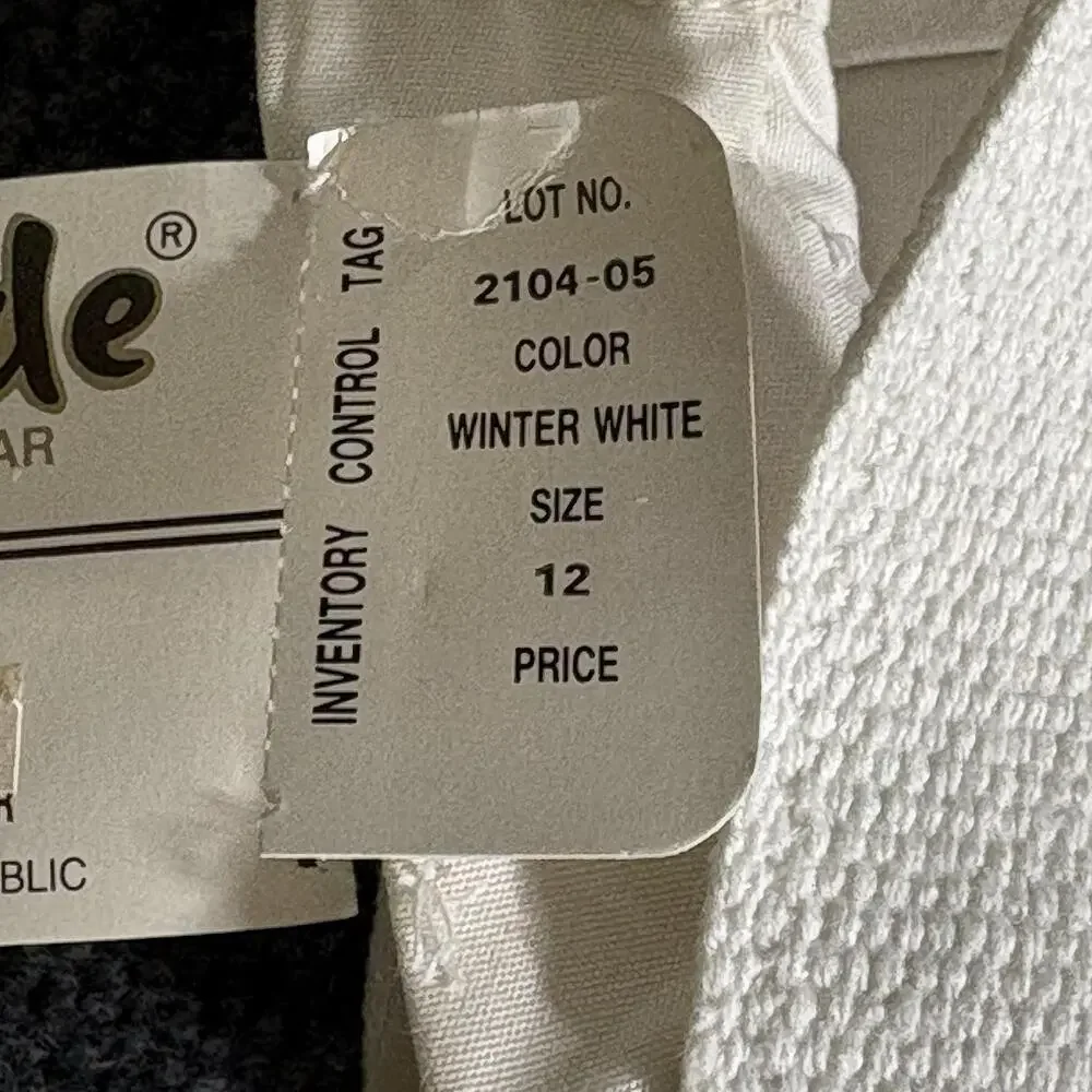 Lady La Mode Shorts Womens 12 White Winter White Pleated Belted Bermuda Casual